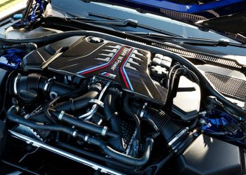 BMW M5 V8 engine close up