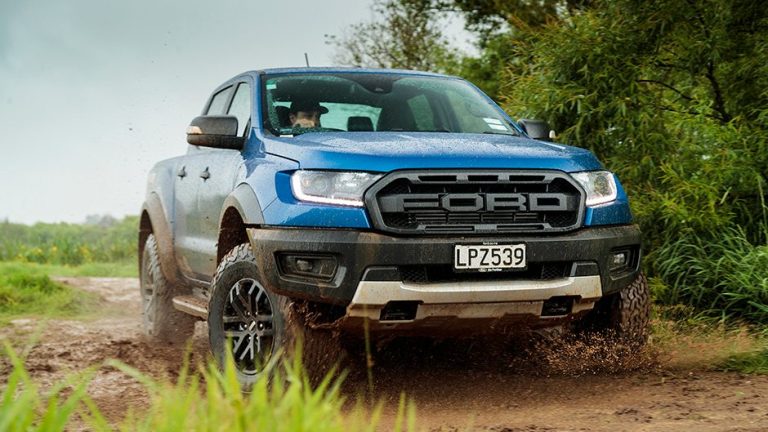 2018 Ford Ranger Raptor vs Ford Ranger Wildtrak comparison - NZ Autocar