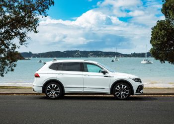 Volkswagen Tiguan Allspace R-Line side profile