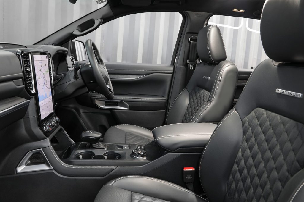 2022 Ford Everest seats