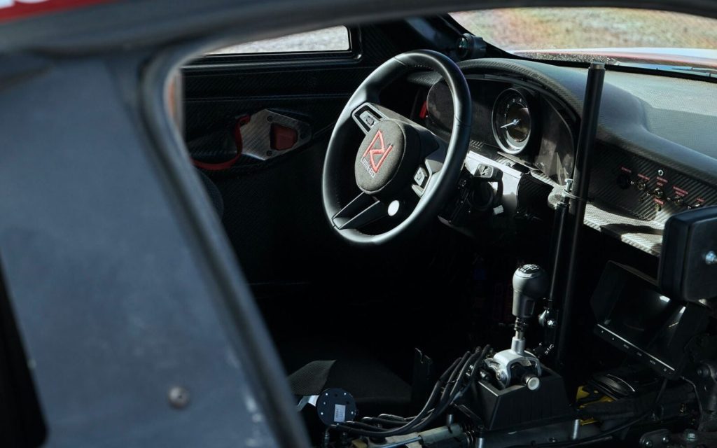 Porsche 911 off-road interior view