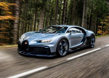 Bugatti Chiron Profilee front three quarter view driving