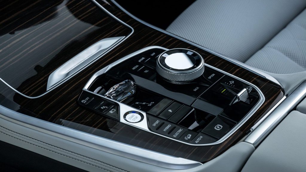 2024 BMW X5 interior controls