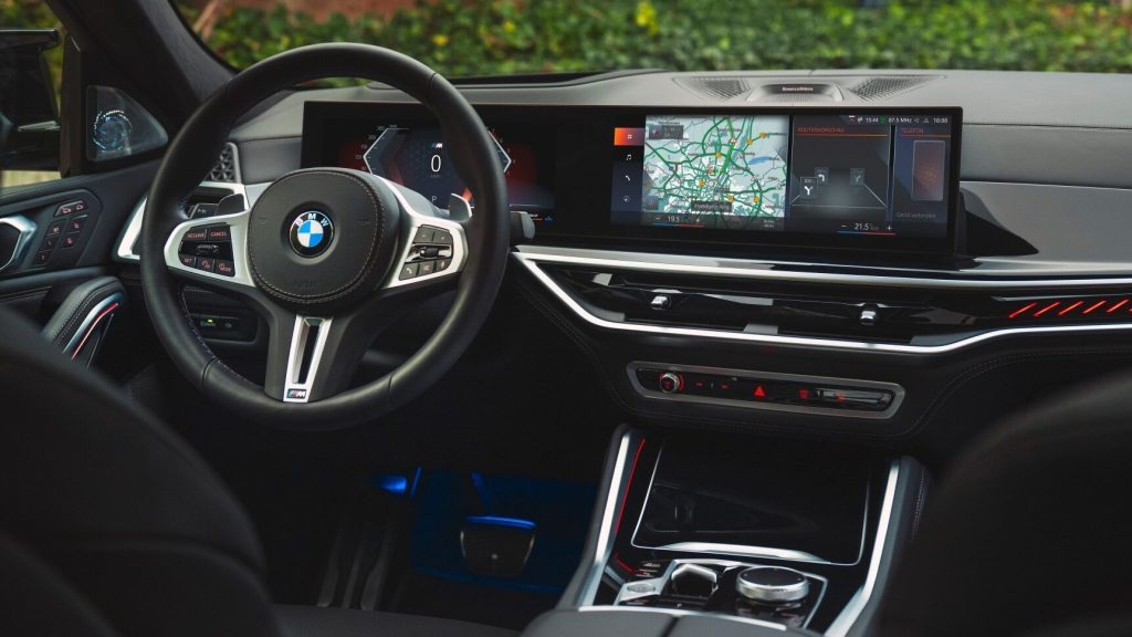 2024 BMW X6 interior