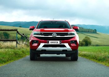 Volkswagen Amarok front view