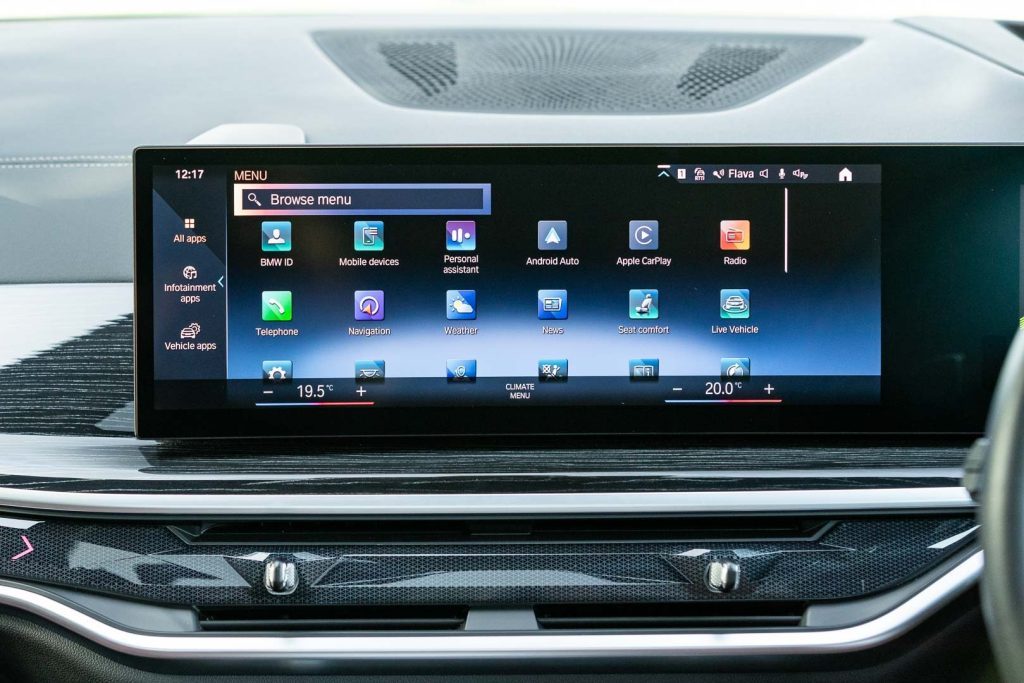 Infotainment system in the BMW X7 xDrive40D
