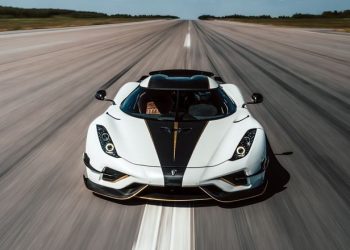 Koenigsegg Regera speeding on runway