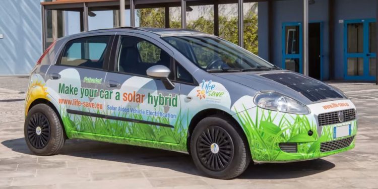 Fiat Punto converted to hybrid with Life-Save solar panels