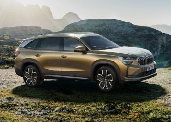 2024 Skoda Kodiaq parked by mountain range