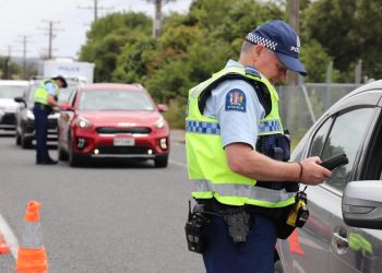 New Zealand Police checking vehicles