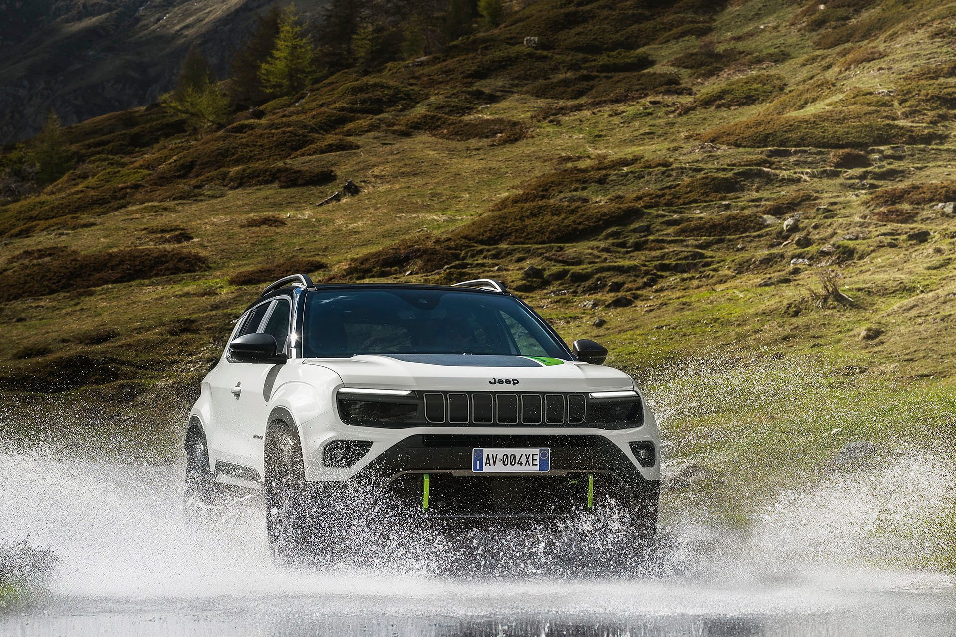 Jeep Avenger water splash shot.