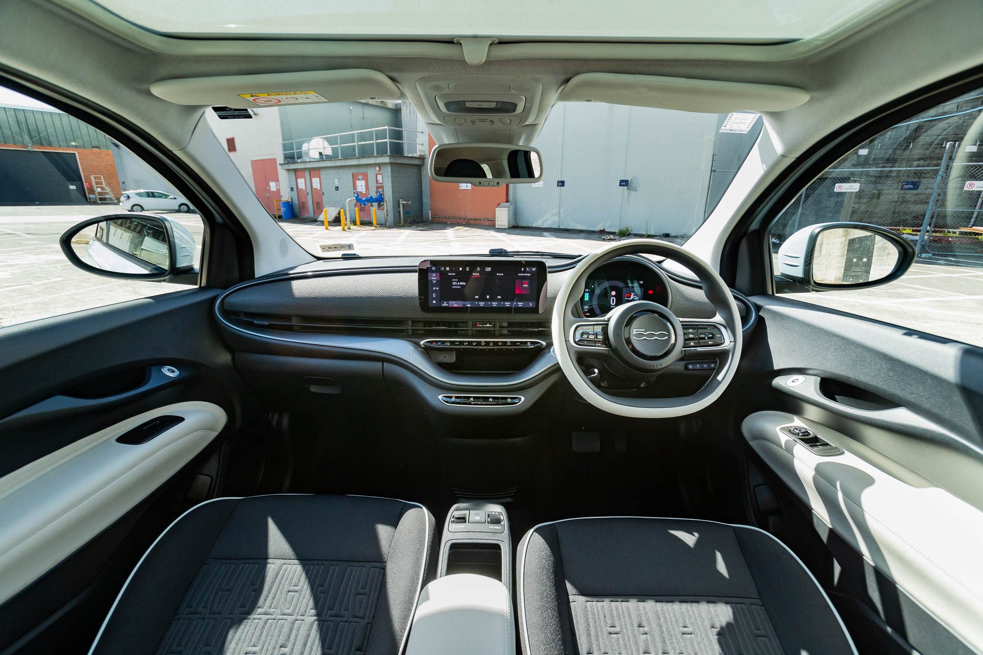 Fiat 500 hybrid interior will ape this one in the 500e.