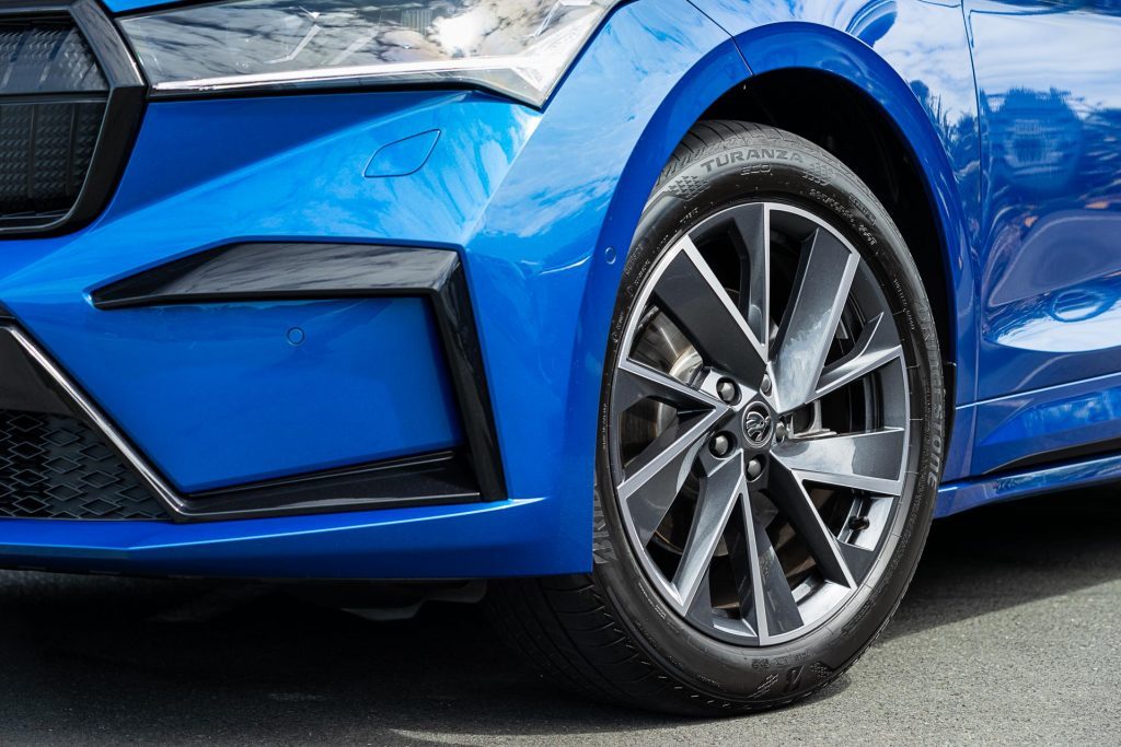 Front wheel detail of the Skoda Enyaq Sportline 80