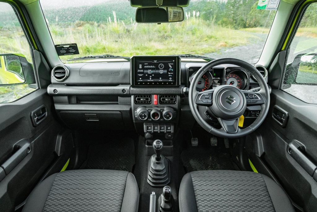 Wide interior view of the Suzuki Jimny 5-door in the front