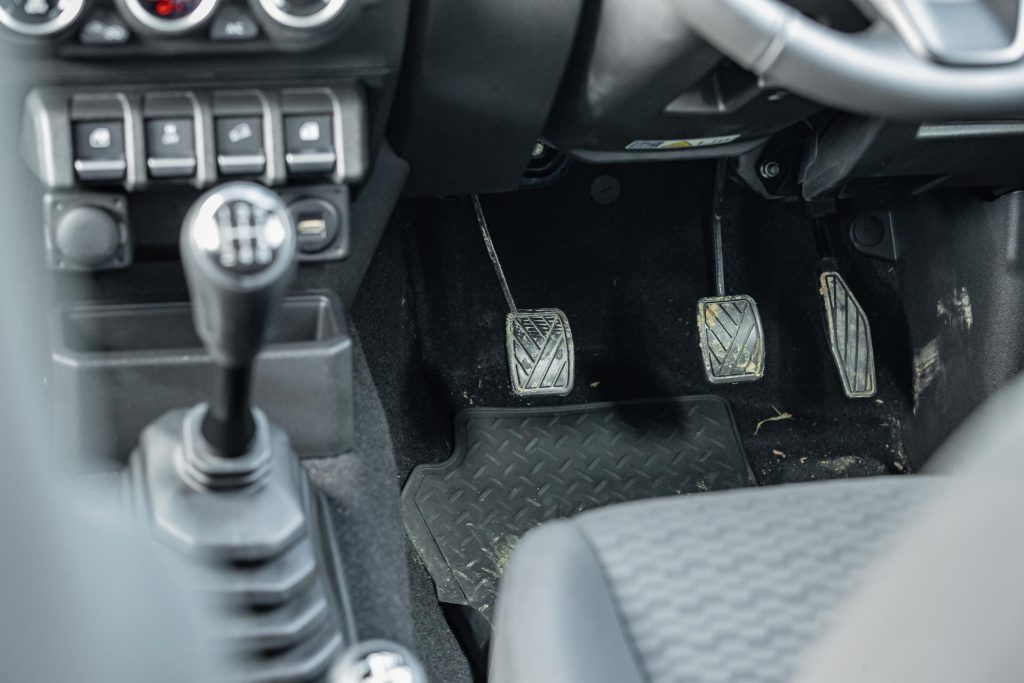 Pedals inside the Suzuki Jimny 5-door