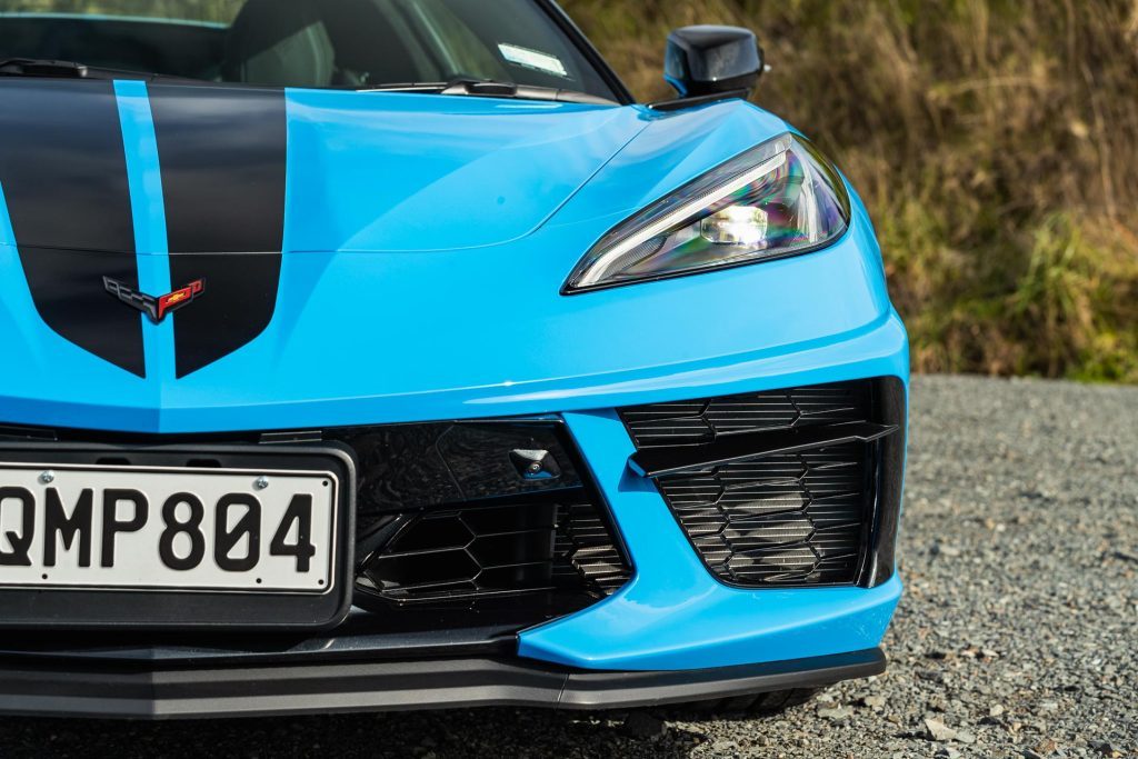 Front view of the Chevrolet Corvette Stingray 3LT Convertible, showing grille close up