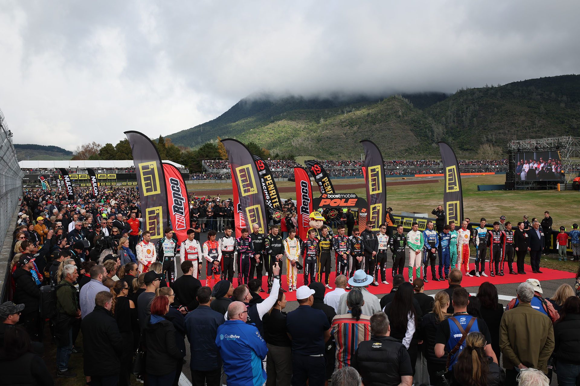 Prize giving or what looks like it after the ITM400 2024. Could be before the race, however. Not sure really. No one looks very sweaty.