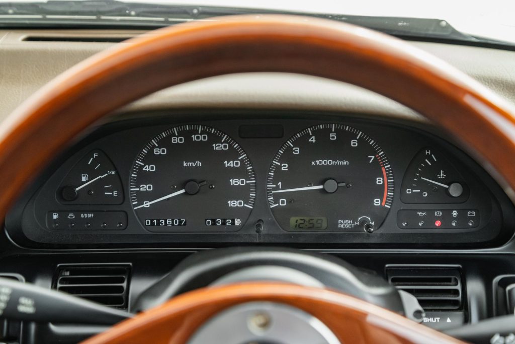 1990 Mitsuoka Le-Seyde tachometer