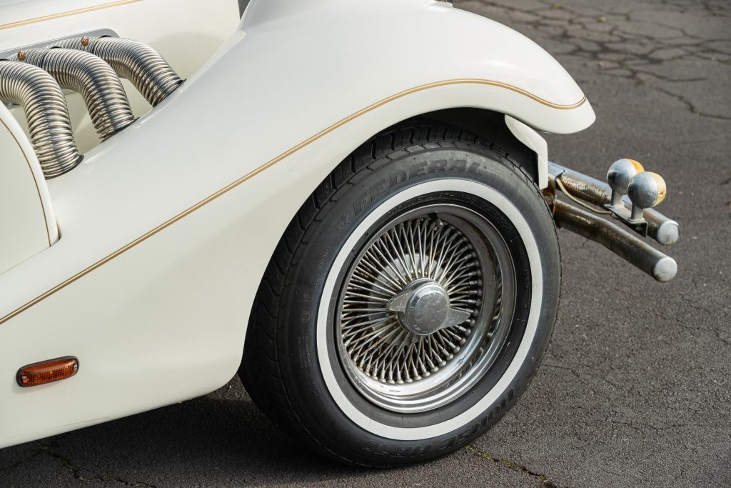 Front wire wheel detail of the 1990 Mitsuoka Le-Seyde