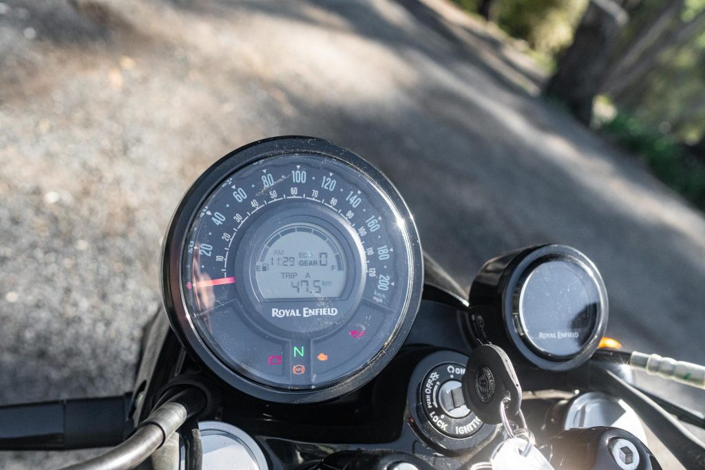 Speedometer and screen on the Royal Enfield Shotgun 650