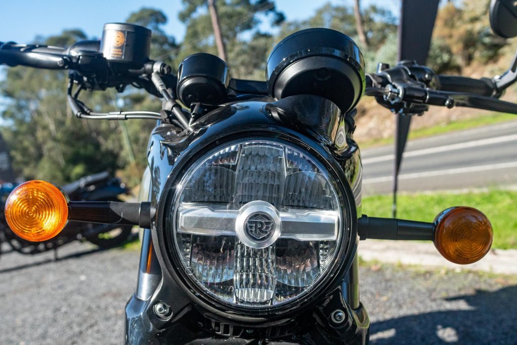 Headlight setup on the Royal Enfield Shotgun 650