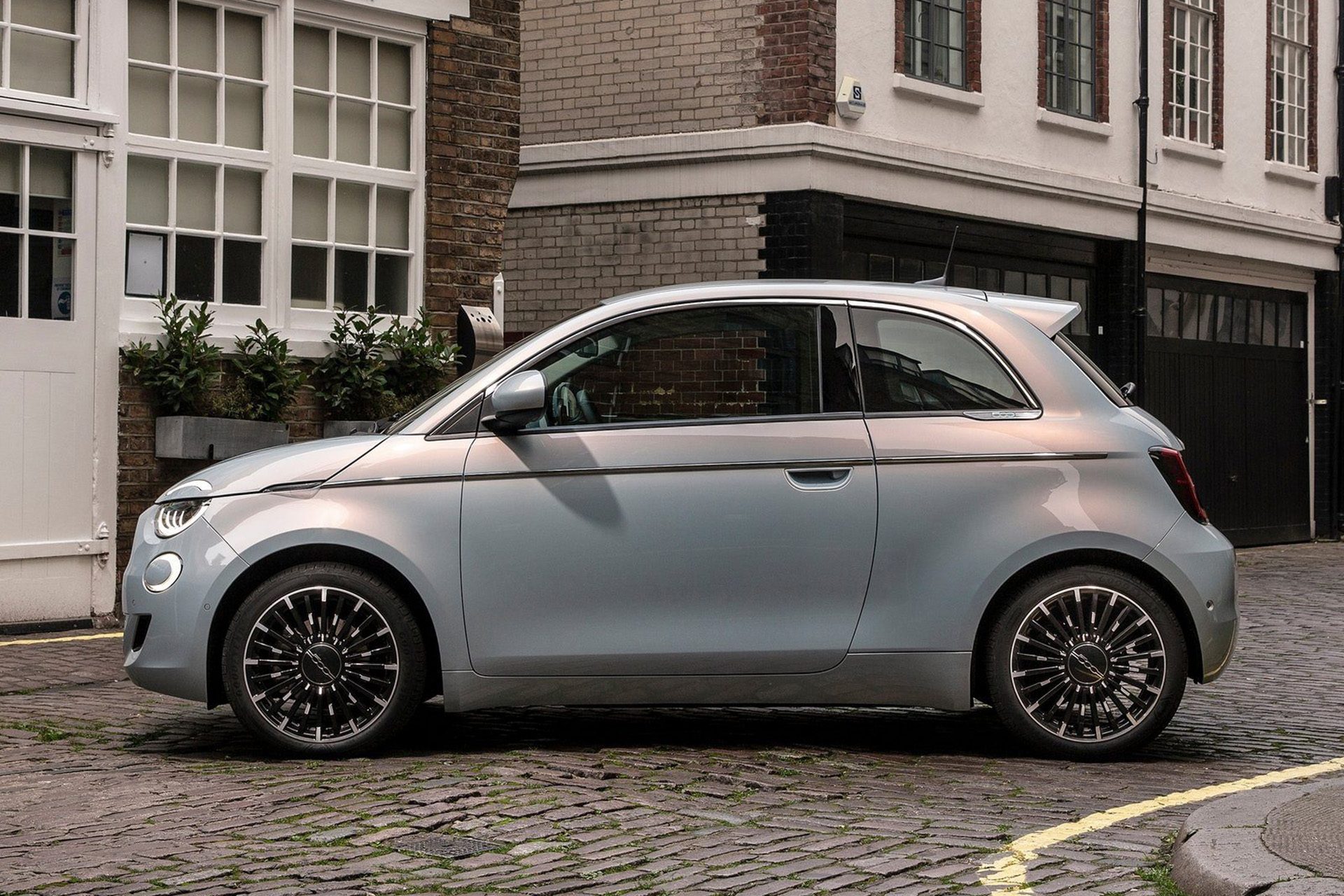 This is the replacement for the Fiat 500, the Ibrida.