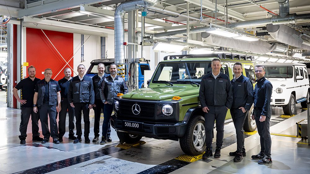 Celebrations after G-Class number 500,000 rolls off the Magna Steyr line in Graz.