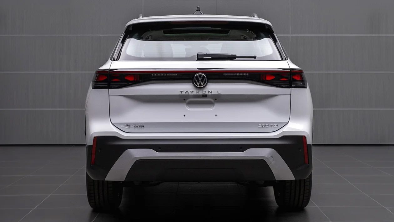 2025 Tayron undisguised with full lightbar across the rear 