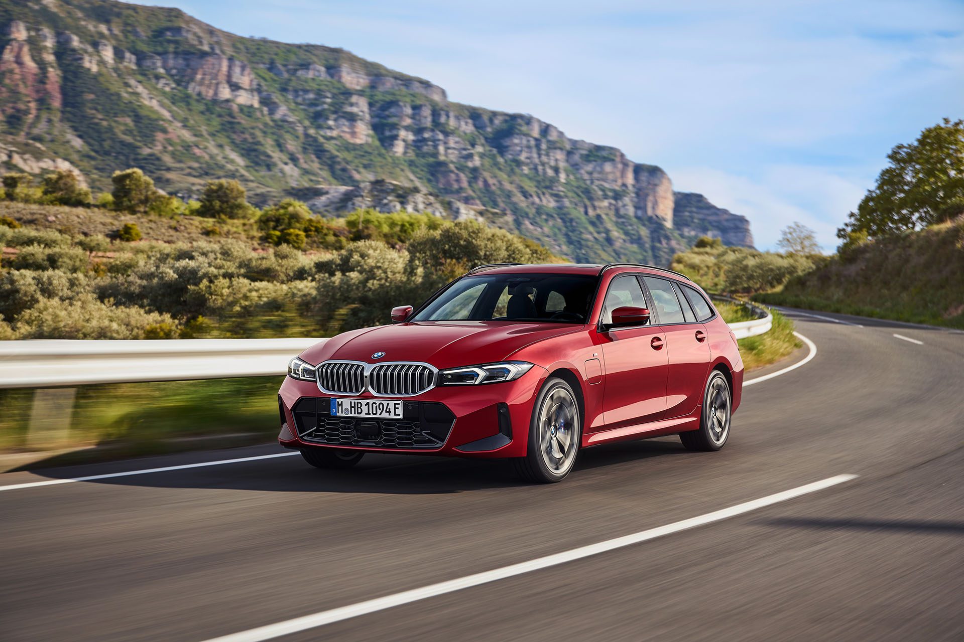 BMW's facelifted 320 Touring features a diesel engine.