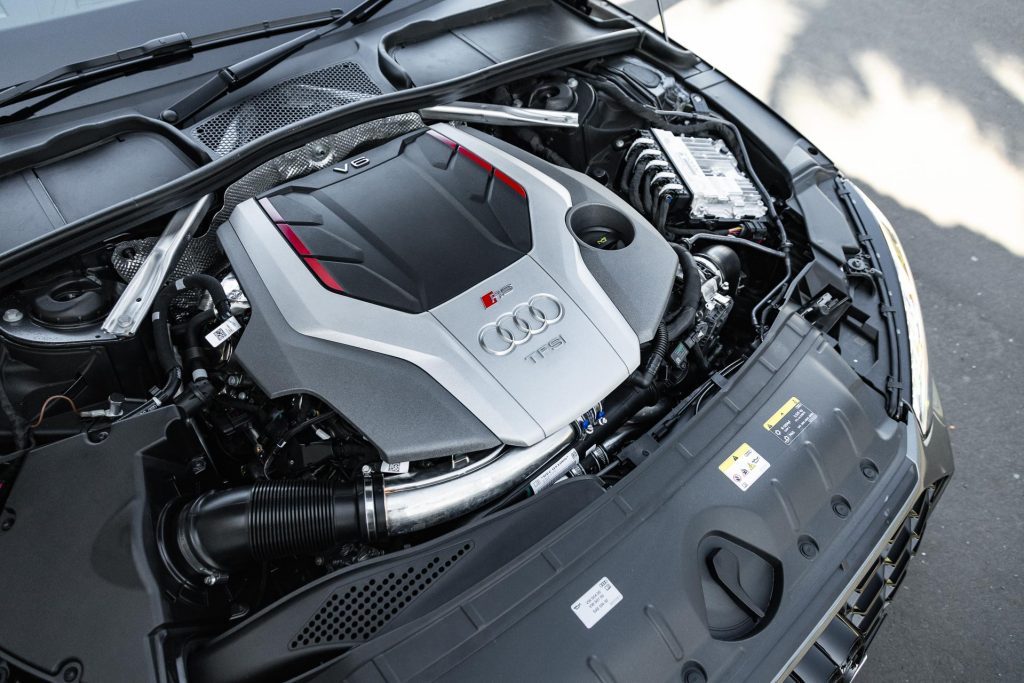 2024 Audi RS 4 engine bay