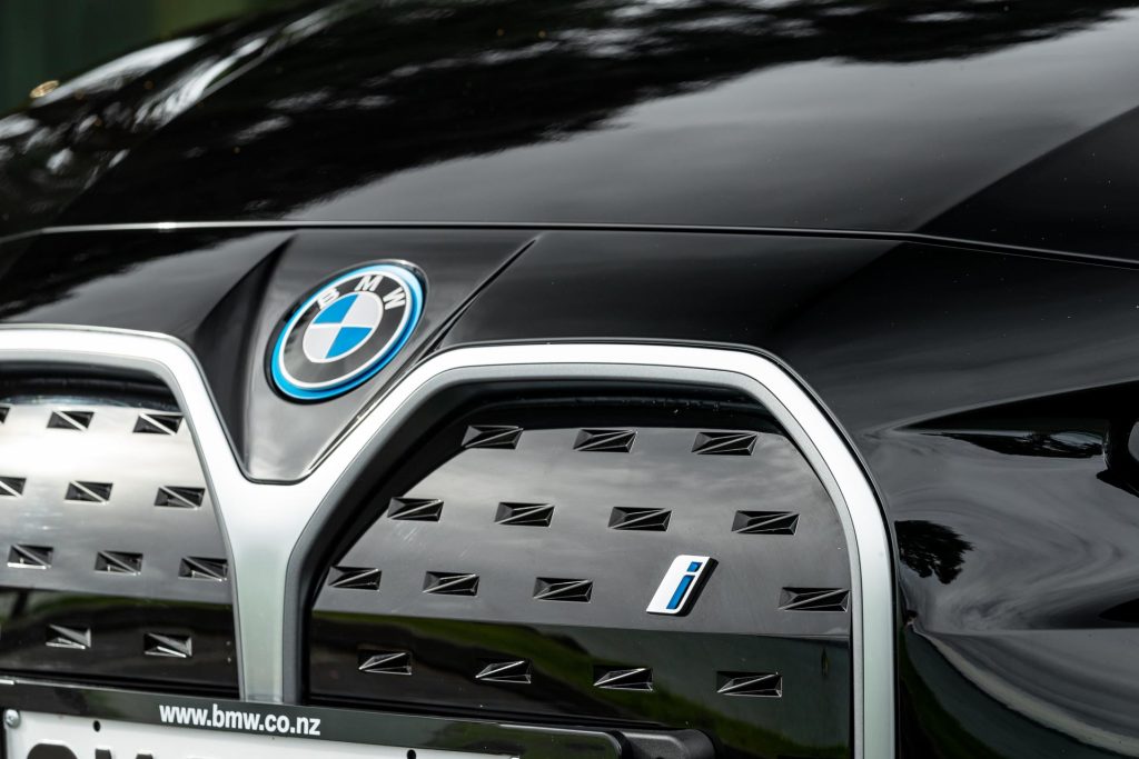 2024 BMW i4 eDrive35 front grille detail