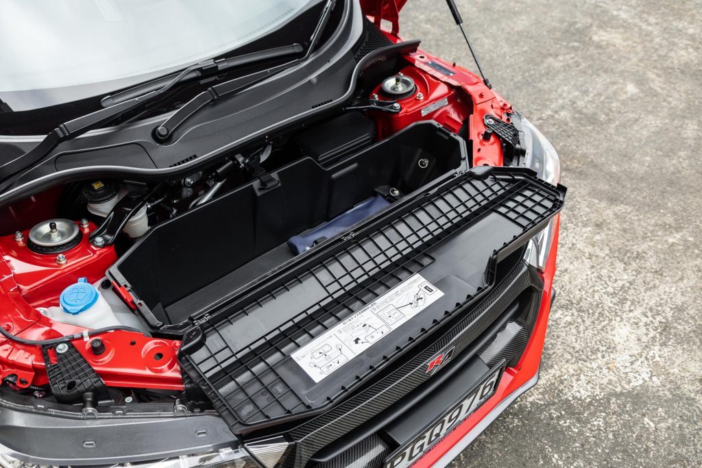 Opened front storage inside the Honda S660 Mugen RA