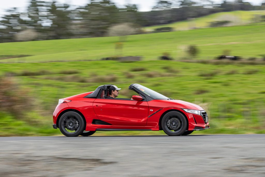 Side panning shot, of the Mugen S660 RA