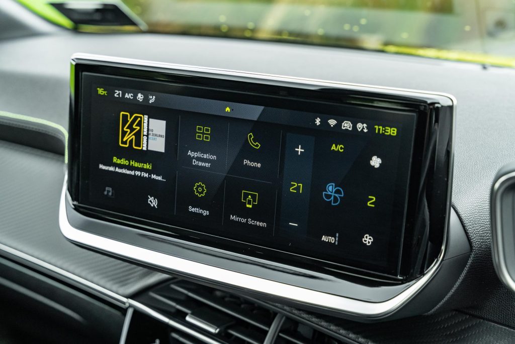 Infotainment screen in the new 2024 Peugeot 208