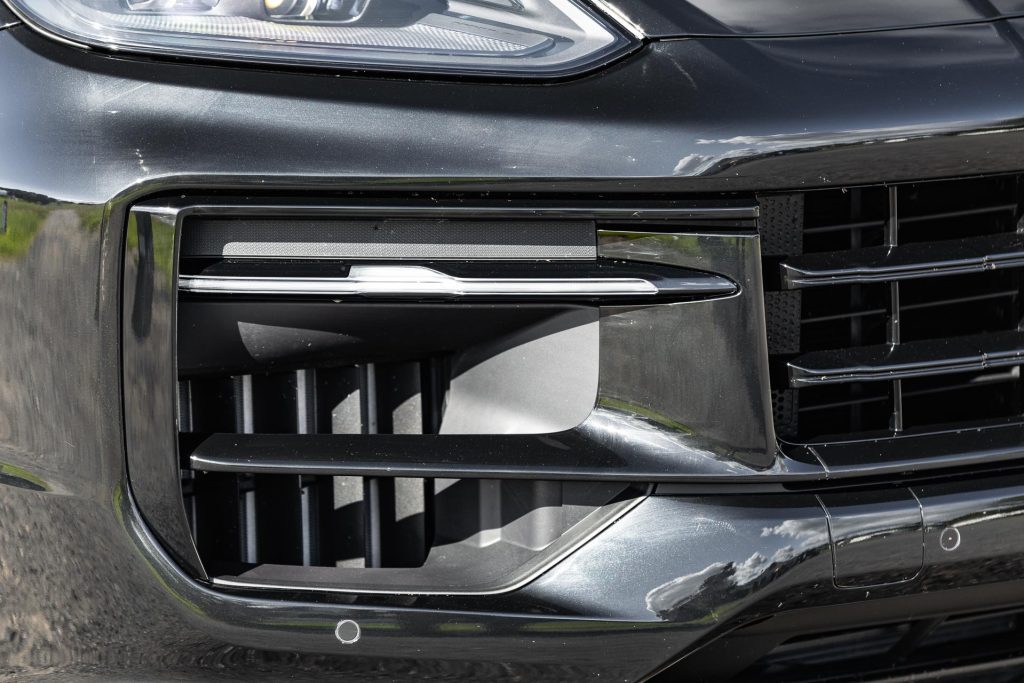 Cayenne GTS front grille detail