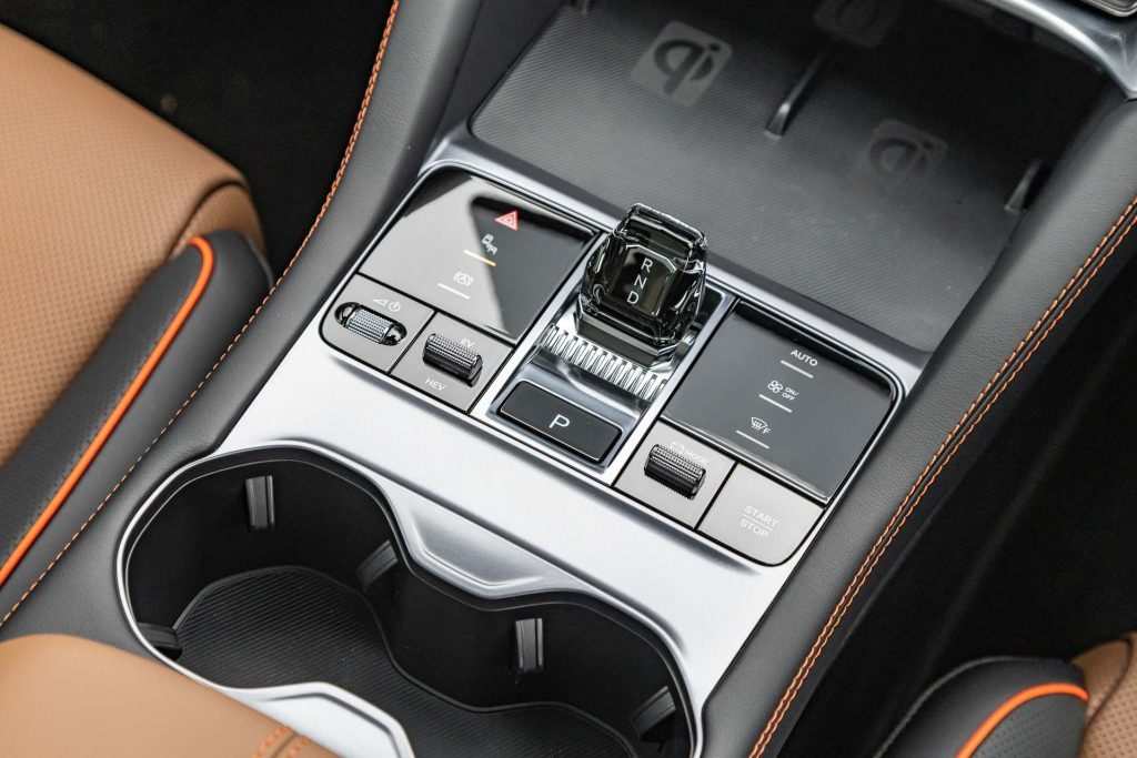 Gear selector in the Sealion 6