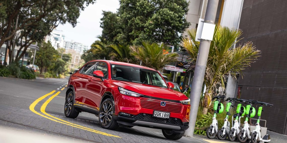 Honda HR-V in Auckland CBD cornering