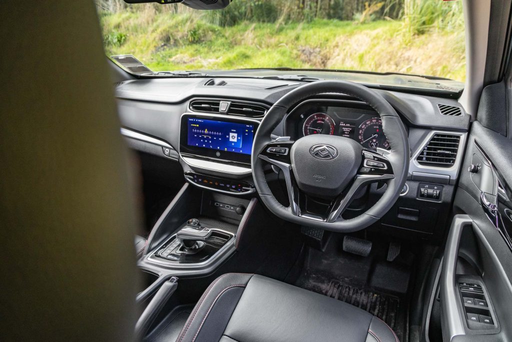 Front wide interior view inside the 2024 LDV T60 Traverse