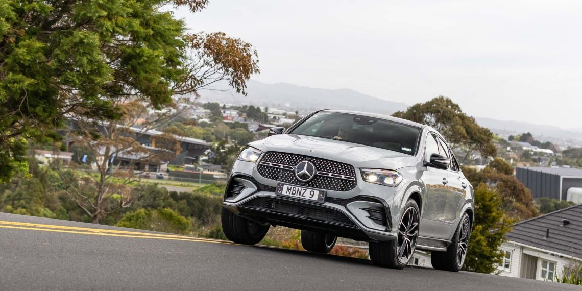 Mercedes-Benz-GLE-450-4Matic-Coupe taking a corner at pace