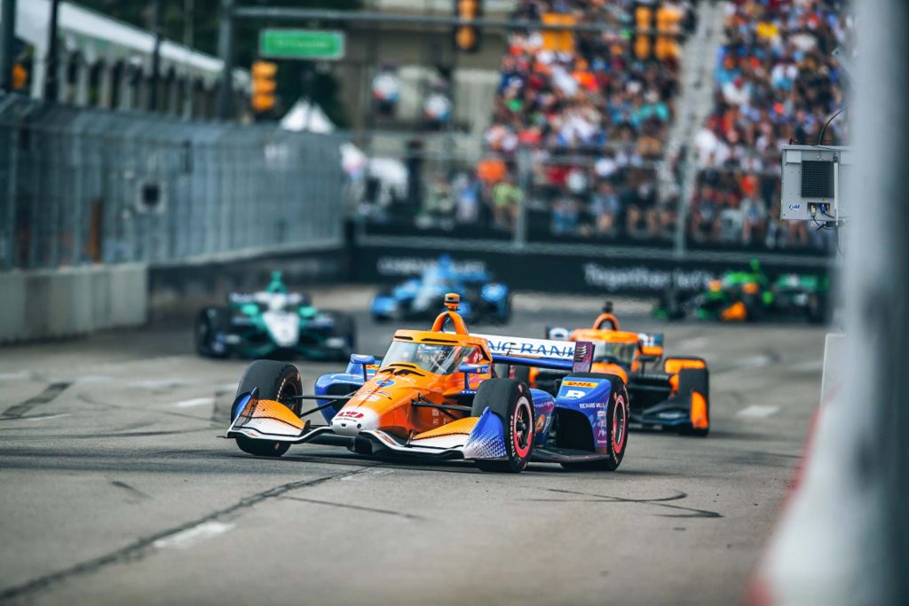 IndyCar grid, racing on a street circuit