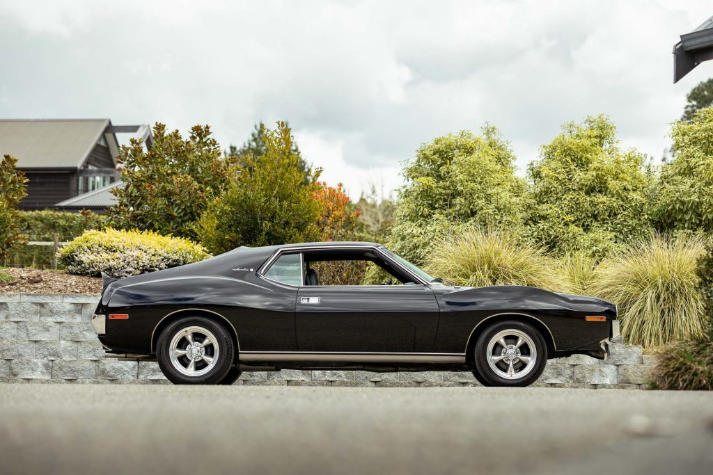 side profile of the AMC Javelin, with flared guards and roof wing