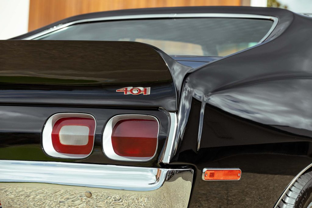 401 badge detail, and tail lights