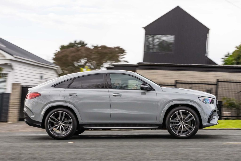 SIde panning profile of the 2024 Mercedes 450 Coupe