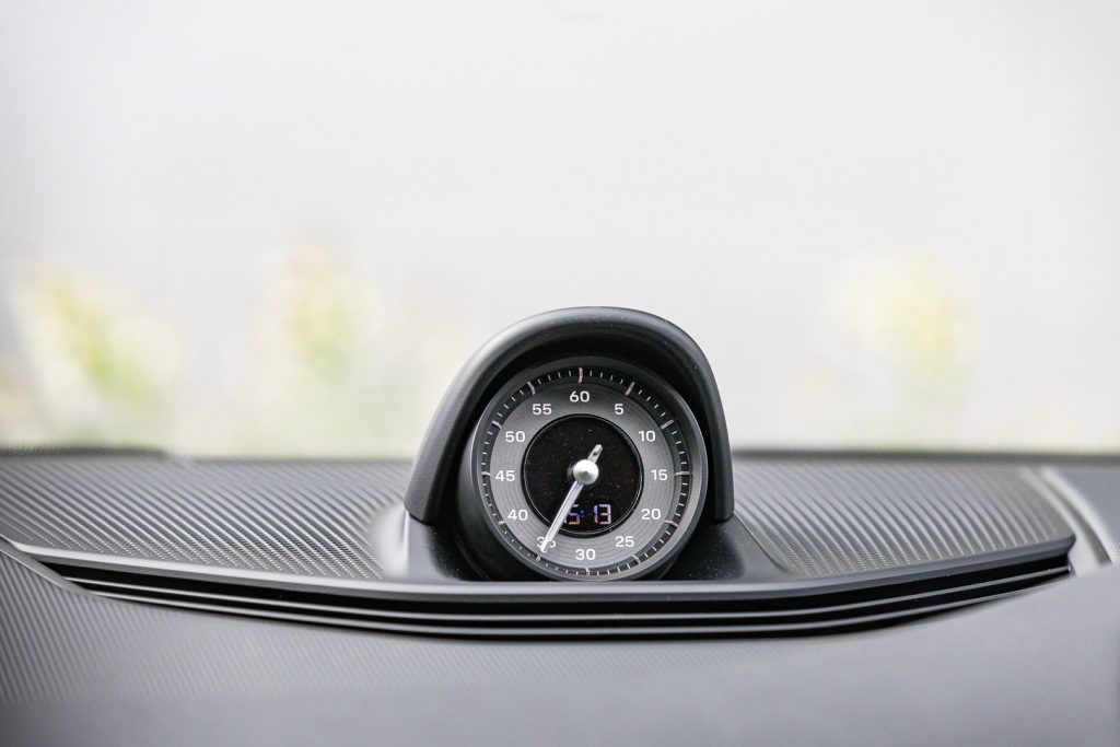 Porsche Chrono package, clock in a car