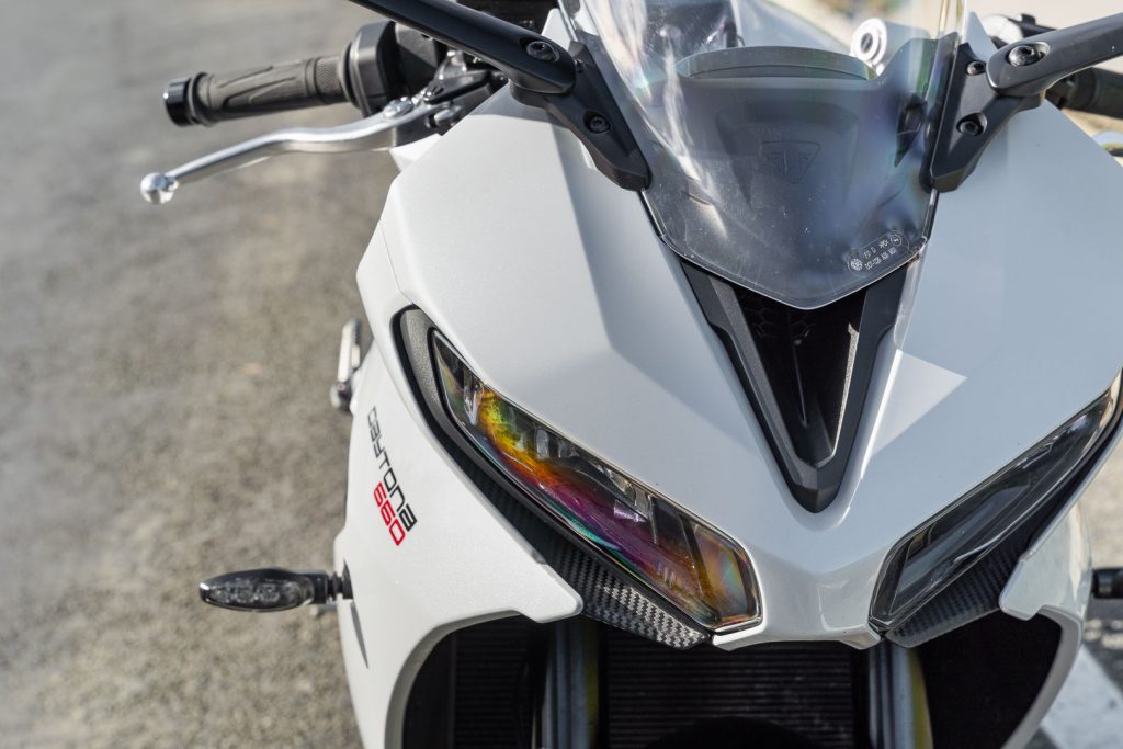 Daytona 660 headlight close up