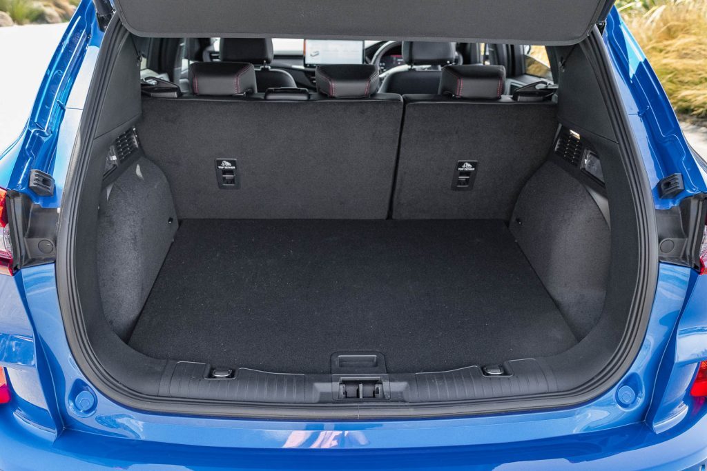 Boot space of Ford Escape FHEV Hybrid