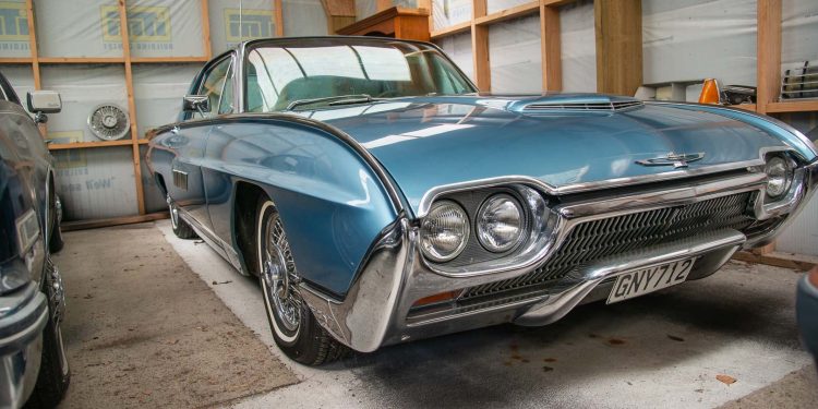 Ford Thunderbird third generation bullet bird, in blue, M-code