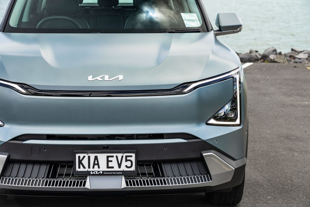 Front grille and headlights on the EV5 Kia 2024