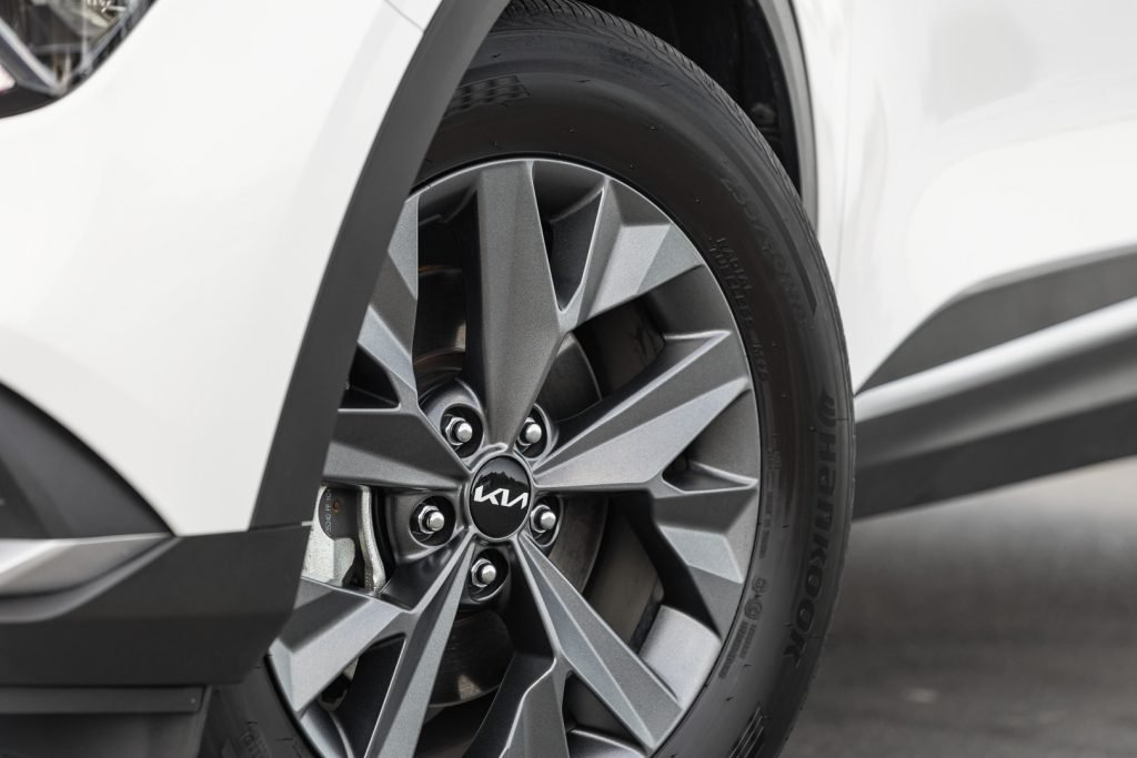 Kia Sportage wheel detail