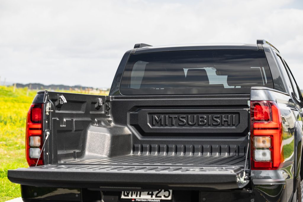 Mitsubishi Triton 2024 rear tray space